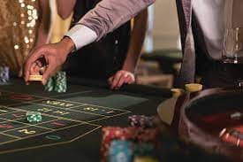 Meja blackjack live di ayukplay dengan dealer profesional dan pemain aktif